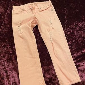 Capri pants, light pink in color. Size 0, smoke free home 🌷🤍